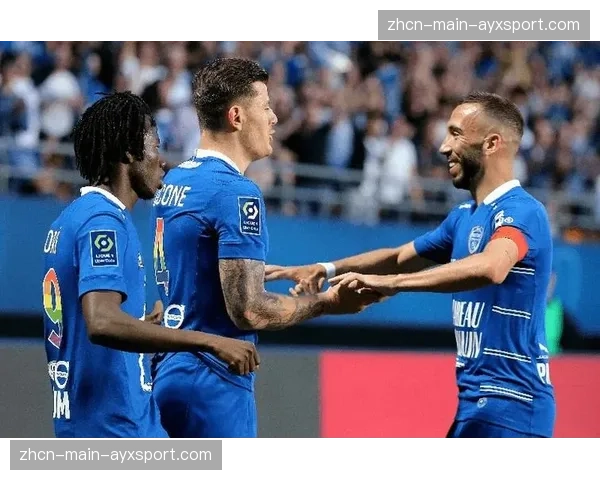 特鲁瓦0-2不敌里尔，保级形势愈发严峻