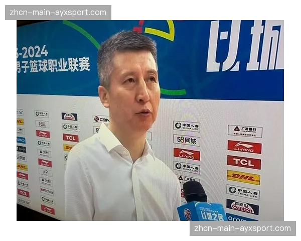 郭士强指导与广州龙狮完成三年续约 郭士强指导与广州龙狮完成三年续约